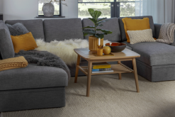 kvalitatīvs dīvāns, izvelkams