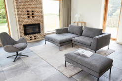 kvalitatīva auduma sofa